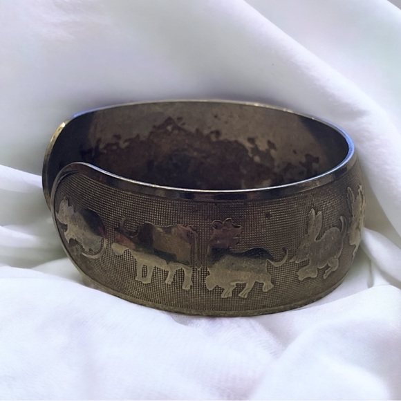 Vintage Chinese Zodiac Bangle Bracelet - Picture 3 of 4